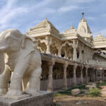અહીં પ્રભુ મહાવીર સ્વામીની 71 ઇંચની સુંદર મૂર્તિ જોવા જેવી છે